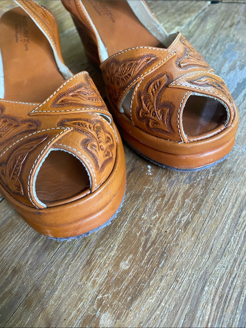 Re-Mix company Women's Floral tooled Leather Slingback Wedge 10 - Picture 8 of 9